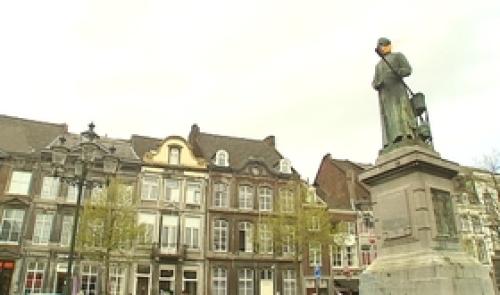 Maastricht : un Liégeois rend vie à la statue de Minckelers