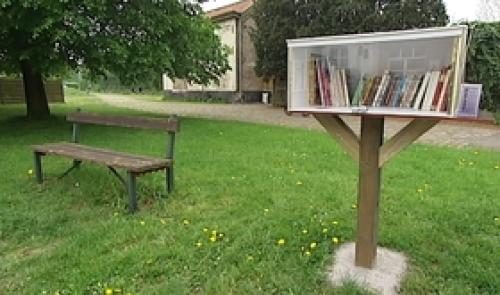 Clavier : une bibliothèque éphémère par village