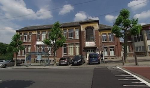 Des problèmes d'humidité dans une école à Naniot