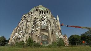 Mémorial : une fresque sur la basilique