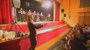 Jeunesses musicales : un groupe tzigane dans les écoles