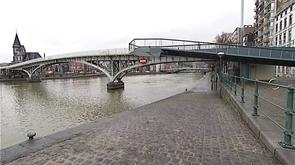 La passerelle est en bon état
