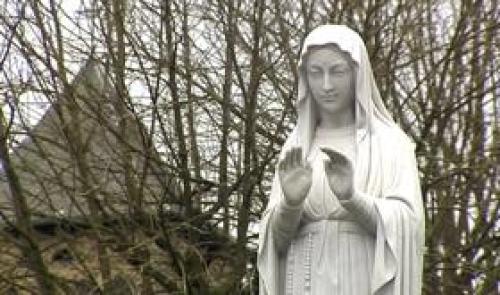 Banneux: 82ème anniversaire des apparitions de la Vierge