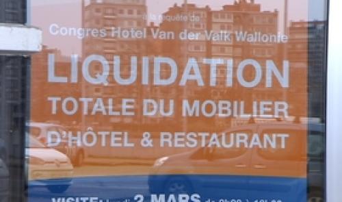 Le mobilier de l'hôtel Alliance en vente