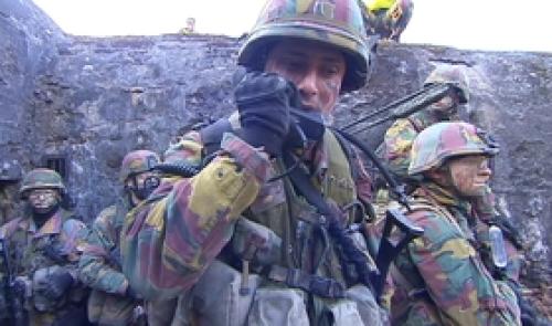 Chasseurs Ardennais: exercice au Fort d'Embourg