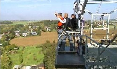 Un Liégeois veut battre le record de sauts à l'élastique