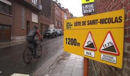 Les cyclotouristes à l'assaut des côtes de la Doyenne