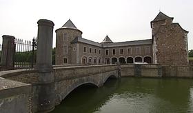 Neupré: le château de Neuville et sa ferme mis en vente