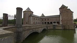 Neupré: le château de Neuville et sa ferme mis en vente