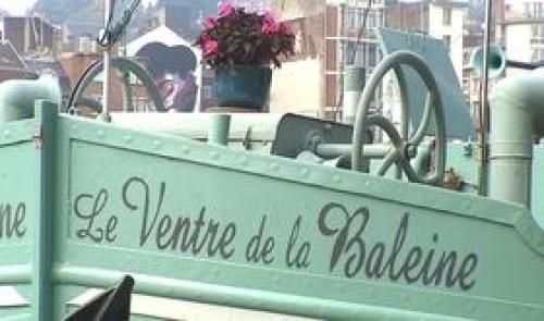 Le ventre de la baleine : une péniche comme lieu de culture