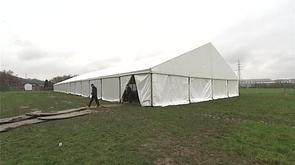 Etudiants : le chapiteau en place