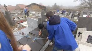 Remicourt : nettoyer les tombes pour financer le camp scout