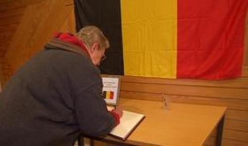 Des registres de condoléances ont été ouverts à plusieurs endroits