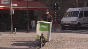 Livraison en vélo-cargo par une coopérative d'économie sociale