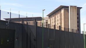 Prisons : Lantin poursuit la grève