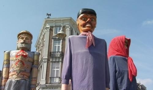 Cortège folklorique en Outremeuse: qui est le vrai Tchanchtès?
