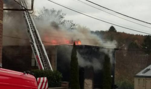 Important incendie à Antheit : le feu est maîtrisé (update) . 