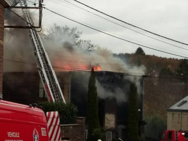 Important incendie à Antheit : le feu est maîtrisé (update) . 