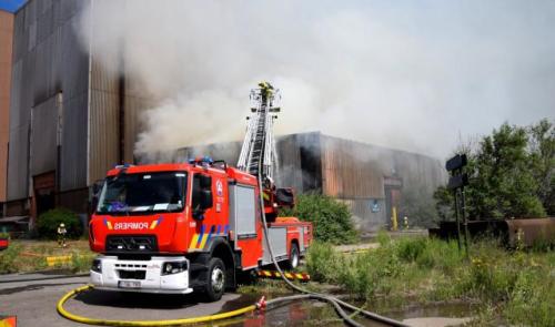 Incendie ce matin d'un entrepôt sur le site de l'ancienne usine ArcelorMittal à Chertal