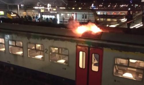Incendie d'une automotrice aux Guillemins