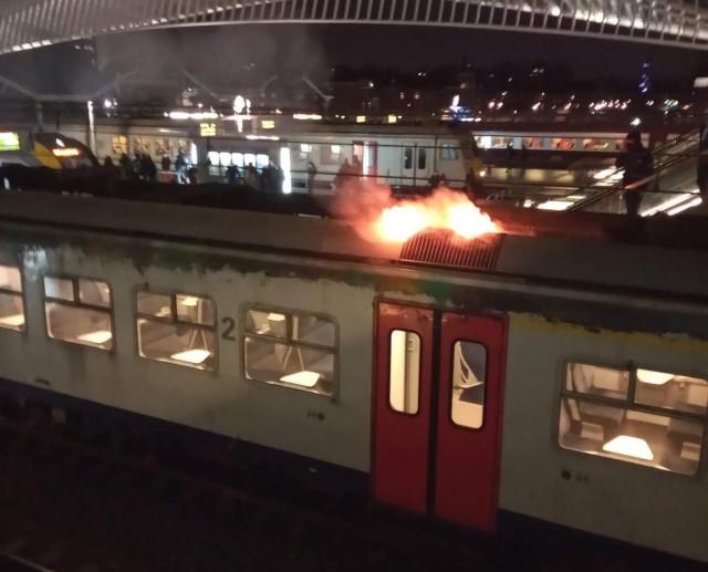 Incendie d'une automotrice aux Guillemins