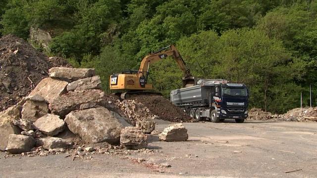 Inondations : les terres polluées sont évacuées