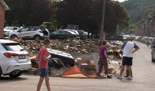 Inondations : une enquête en ligne questionne le suivi des compagnies d'assurance