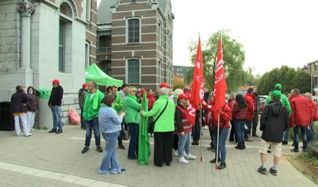 En grève, le personnel d'ISoSL a protesté au Valdor à Liège