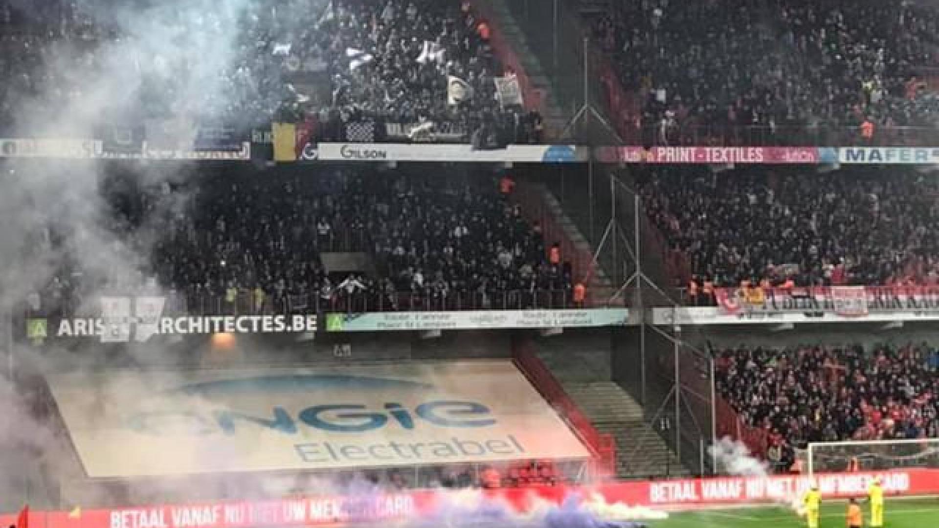 Jets de fumigènes : l'arbitre met fin au match Standard/Anderlecht !