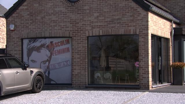 Juprelle: un double-garage pour un salon de coiffure commun