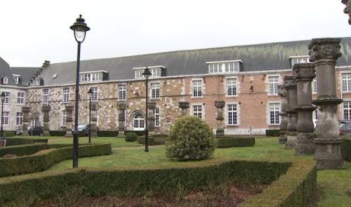 La caserne Saint-Laurent à Liège comme abri supplémentaire pour loger des sans-abris