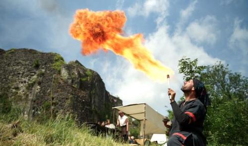 La fête des fous est de retour au château féodal de Moha