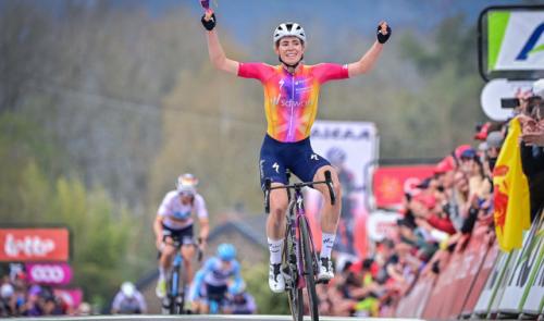 La Hollandaise Demi Vollering s'impose au sommet du Mur de Huy