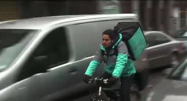 La livraison de plats de restaurant à vélo arrive à Liège