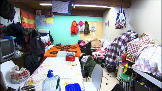 La ministre Marie-Martine Schyns rencontre des écoliers sans-papiers  