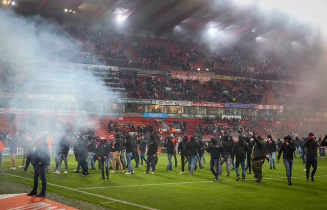 La Pro League condame les comportements des supporters et annonce "prendre des mesures"