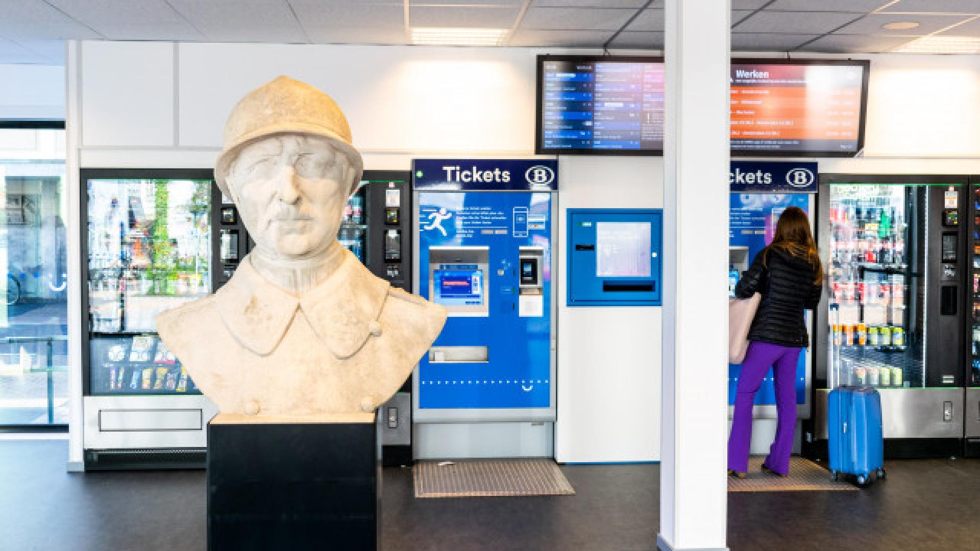 La SNCB va installer des distributeurs de masques en tissu dans 80 gares