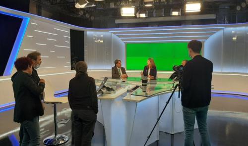 Le Collectif Mensuel en production dans les studios de RTC Télé Liège 