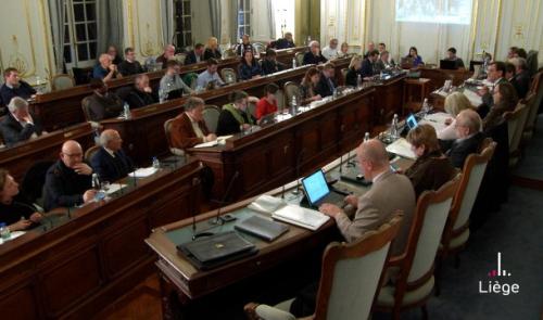 Liège vote une motion de rejet des visites domiciliaires