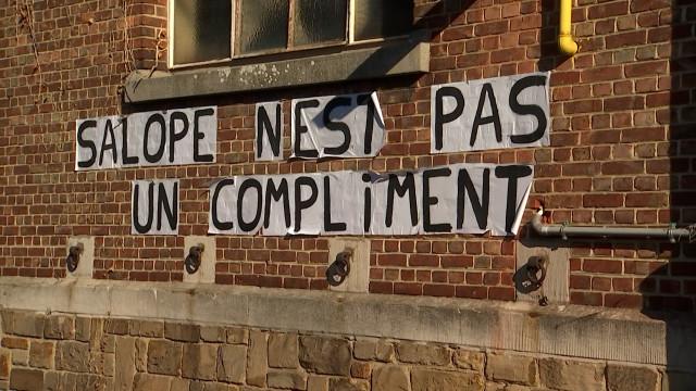 Le féminisme se colle sur les murs 