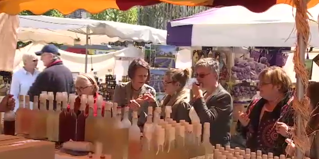 Le Marché Provençal de la Place Saint Lambert 