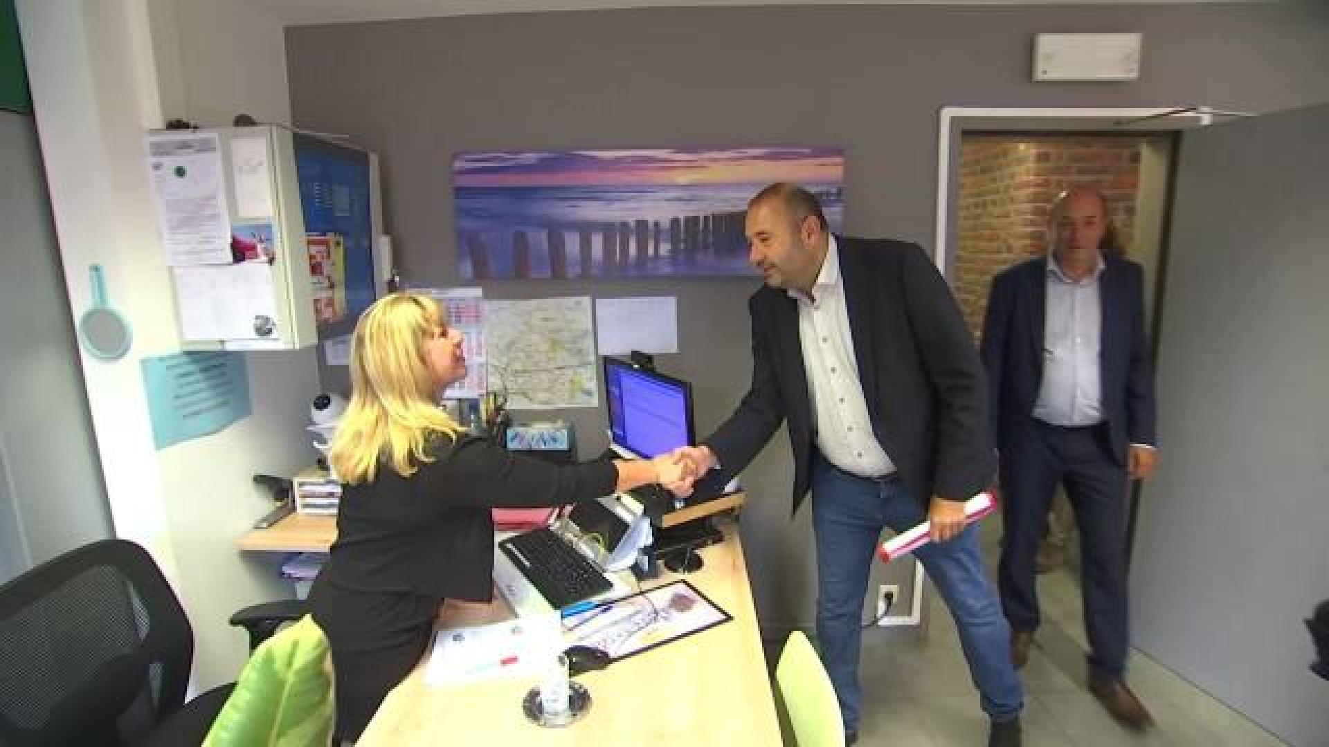 Le ministre du Logement en visite à la Société Logement du Plateau