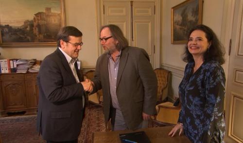Le pacte PS-MR est signé à Liège, le PS seul à Seraing