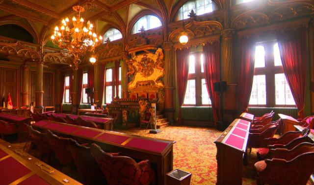 Le Palais provincial est à vous ! 