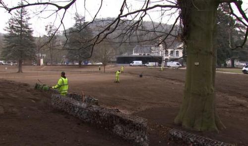 Le Parc de Hauster et le Château des Thermes en pleine reconstruction