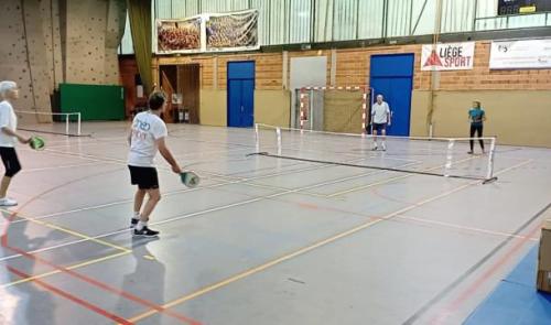 Le pickleball, un sport qui monte chez les seniors 