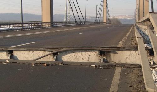 Le pont de Lixhe s'est soulevé suite à la rupture d'une pièce
