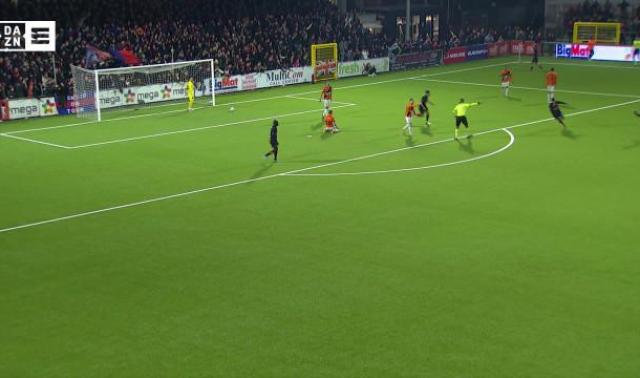 Le RFC Liège fait chuter le leader Deinze 1-0