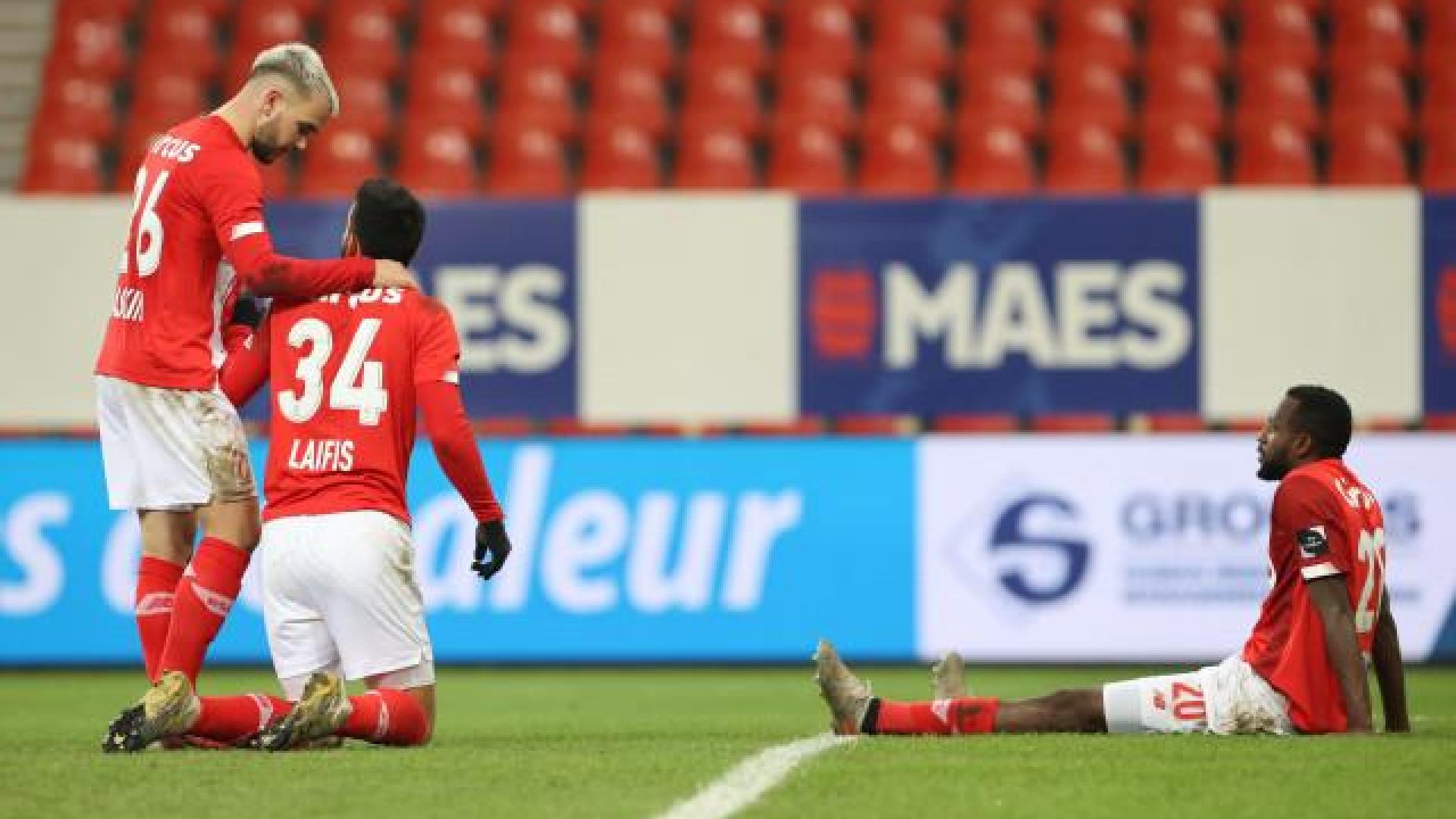 Le Standard trébuche en fin de match