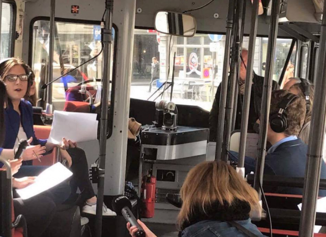 Le Studio Bus des étudiants en journalisme de l'Université de Liège